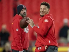 Patrick Mahomes postou um vídeo dele jogando quase 4 meses depois de romper o ligamento cruzado anterior