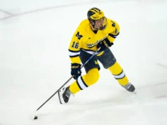 O hóquei em Michigan derrota Notre Dame e avança para as semifinais da Big Ten
