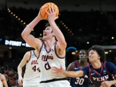 David Mirkovich fez 29 pontos e 17 rebotes para liderar o número 3 de Illinois, ultrapassando o número 14 Penn, por 105-70.
