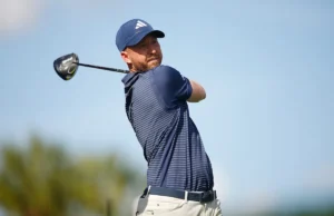 O convite de Arnold Palmer foi adiado por mais de uma hora devido à chuva