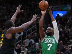Jaylen Brown ultrapassou duas lendas do Celtics na lista de pontuação da franquia