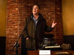 O parceiro de negócios bilionário Ron Berklee processa o lobista de Sacramento, Darius Anderson, por fraude