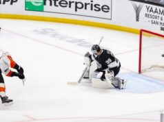 Os problemas da prorrogação continuaram quando os Kings caíram para os Flyers por 4-3