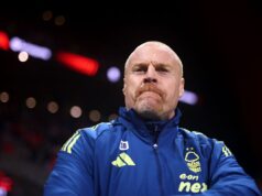 Tottenham considera Shaun Dyke enquanto clube se prepara para se reestruturar para resolver a crise