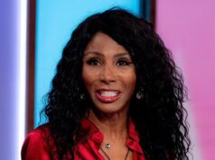 Sinitta tem ‘dívidas de £ 250 mil’ enquanto a cantora enfrenta novos problemas financeiros dois anos depois que uma ‘enorme conta fiscal’ a deixou sem teto