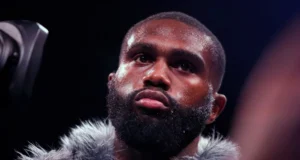 Jaron ‘Boots’ Ennis desafiará o campeão unificado Xander Zayas no Brooklyn Blockbuster