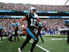 Panteras contratam Jalen Coker e Brycen Tremayne como agentes livres exclusivos