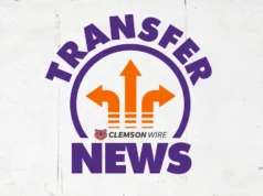 Clemson perde o primeiro jogador de basquete para o portal de transferências da NCAA