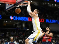 O Golden State derrapou em 5 jogos e perdeu sua 12ª derrota consecutiva para o Wizards, por 125-117.