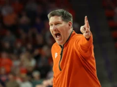 Antevisão do basquete Clemson: North Carolina Tarheels