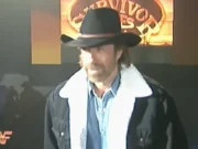 O legado de Chuck Norris: a noite em que o ator lendário salvou The Undertaker no WWE Survivor Series 1994