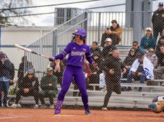Kaycie Burdick tem sido uma máquina de base para o softball de Washington