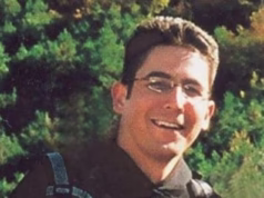 Um dos fugitivos mais procurados do FBI escondido no País de Gales tem mais de £ 20.000 em uma conta bancária congelada que foi apreendida por um tribunal