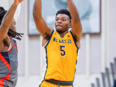 O atacante da NC A&T, Lewis Walker, planeja entrar no portal de transferência da NCAA.