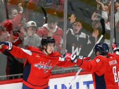 O defensor Cole Hutson impressionou em sua estreia na NHL, depois marcou no final para os Capitals