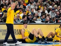 Durante o basquete de Michigan, aparelhos de TV da Alabama/Texas Tech no Sweet 16