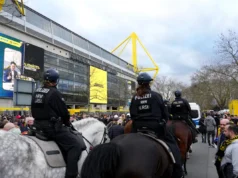 “Mais do que surpreendente” – vice-chefe da polícia de Dortmund nega que os ultras do Bayern afirmem que a polícia iniciou confrontos