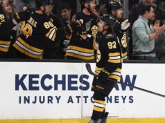 Bruins amplia sequência de vitórias em casa com vitória apertada sobre Penguins