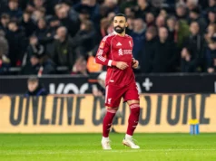 Arne Slott descartou Mohamed Salah para o confronto do Liverpool com o Tottenham Hotspur