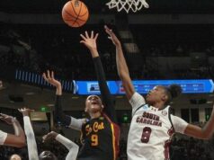 O nº 9 da USC foi derrotado pelo nº 1 da Carolina do Sul na segunda rodada do torneio da NCAA