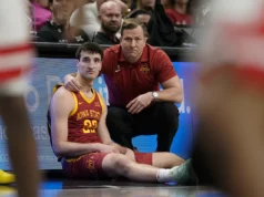 A campainha dos Wildcats surpreendeu os Cyclones nas semifinais