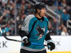 Kiefer Sherwood, do San Jose Sharks, está incerto sobre o futuro à medida que o prazo final da negociação se aproxima.