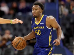 Com Steph Curry fora, os Warriors contam com coragem para se manterem à tona