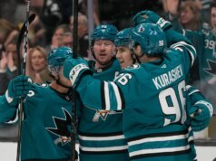 San Jose Sharks Connor McDavid usa gol tardio para vencer Edmonton Oilers