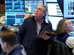 As ações caem à medida que os preços do petróleo sobem ainda mais – The Mercury News