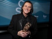 Jim Carrey está ‘chateado’ enquanto os rumores de um novo visual ‘estranho’ continuam