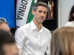 Os eleitores deveriam rejeitar Mahan e seus assuntos inacabados