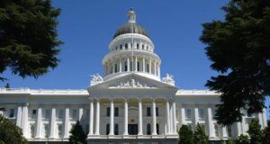 A Califórnia poderia acabar com o imposto sobre a gasolina ou começar a cobrar dos motoristas com base na quilometragem? – As Notícias de Mercúrio