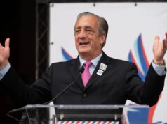 O Serviço Postal dos EUA espera ficar sem dinheiro dentro de um ano sem ajuda do Congresso, disse o postmaster