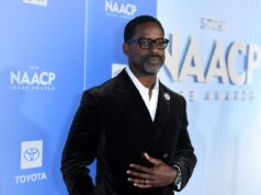 Sterling Kay Brown, graduado de Stanford, critica o ataque DEI de Trump no show da NAACP