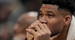 Lá vamos nós de novo com Giannis Antetokounmpo