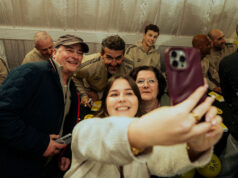 Lendas visitam a sede dos torcedores do Liverpool no BVB
