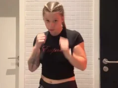 A influenciadora Dominika ‘Mina’ Elischerova morre aos 23 anos após ser atropelada por um caminhão