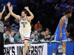 Alex Karaban Stats Today: Como o atacante veterano levou UConn ao Sweet 16 com alto desempenho na carreira contra UCLA