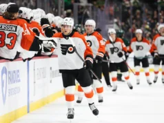 Koneni marcou o único gol nos pênaltis para dar aos Flyers uma vantagem de 3-2