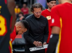 Quinn Snyder obtém a 500ª vitória na carreira enquanto os Hawks conquistam a 15ª vitória em 17 jogos