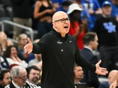 Por que Herb Sendek estava errado sobre a controvérsia do tempo limite antes do milagre de 3 pontos de Otega Oweh