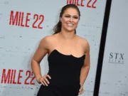 Ronda Rousey diz que sua dupla reviravolta com Gina Carano é a maior luta do MMA no momento