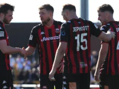 Askie Sutton elogiou a ‘notável’ Truro City após a vitória