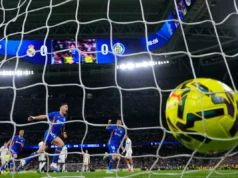 O Real Madrid perdeu pela segunda vez consecutiva e desperdiçou a oportunidade de diminuir a diferença para o Barcelona, líder da Liga.