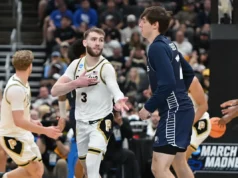 Smith, de Purdue, registra assistência na carreira da Divisão I na derrota no torneio da NCAA para a Queens University