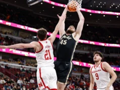 Loy marcou 19 pontos na vitória do nº 18 Purdue sobre o nº 11 Nebraska por 74-58 no torneio Big Ten.