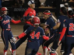 O softball do Arizona varreu a ASU em uma série equilibrada