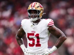 Os Dolphins concordaram com os termos do DL Robert Beal, recontratando outros três