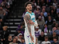 LaMelo Ball marca 30 pontos na vitória do Hornets sobre o Kings por 117-109