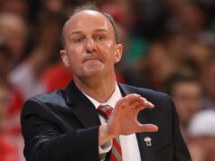 O técnico de basquete masculino de Butler, Thad Matt, anunciou sua aposentadoria